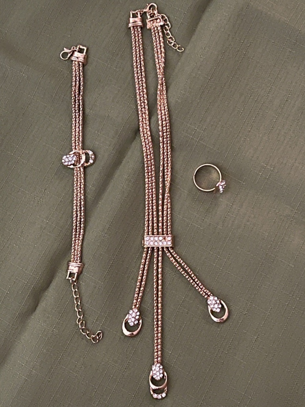 Necklace with matching bracelet and ring Goldtone